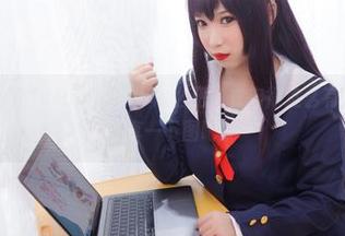 能想象胡桃猫Kurumineko怎么把内衣穿得这么有趣吗？随便分享一下图吧！