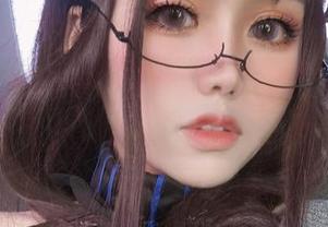 芊川一笑MNK的皮衣写真，看完我只有一个想法，做一个不羁的小女子吧
