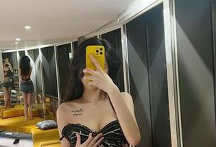 微密圈 – 葛征的红底高跟全套，下载后你就有理由对着镜子犯花痴啦！