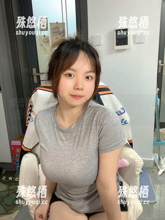 微密圈 - 谁说居家只能刷剧？葱油饼er的图包下载了，以后就在家过得很开心。