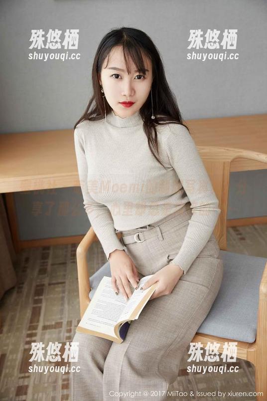 蜜桃社-萌美Moemi 蜜桃社 - 萌美Moemi的制服写真集,分享了那么多,心里却总是痒痒的……