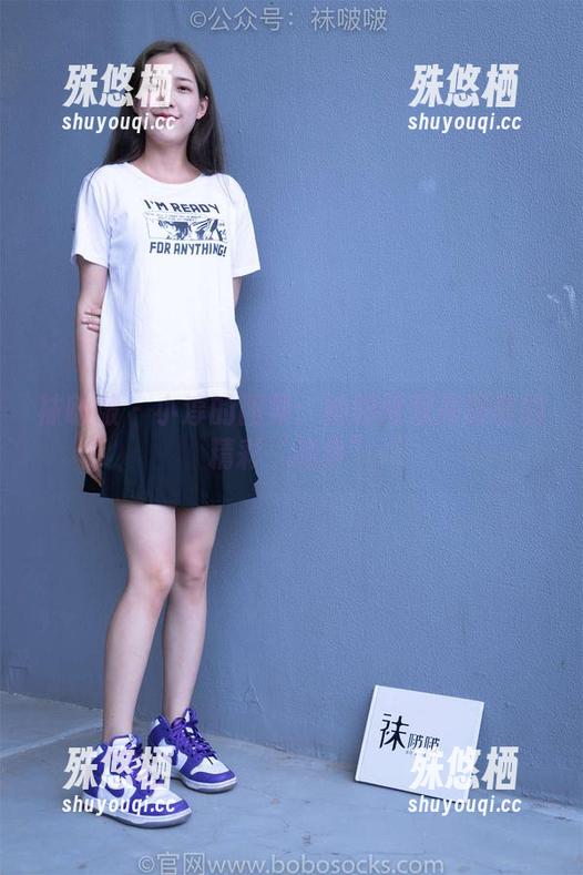 袜啵啵-小淳 袜啵啵 - 小淳的图集:她和两双高跟鞋的精彩“战争”