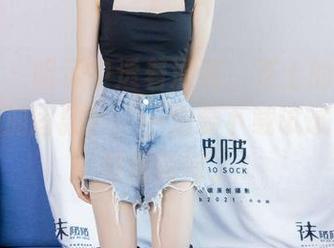 袜啵啵 – 暗示中透着漂亮，芝士的短肉丝（脚尖加固款），一定要下载试试，瞧瞧效果如何。