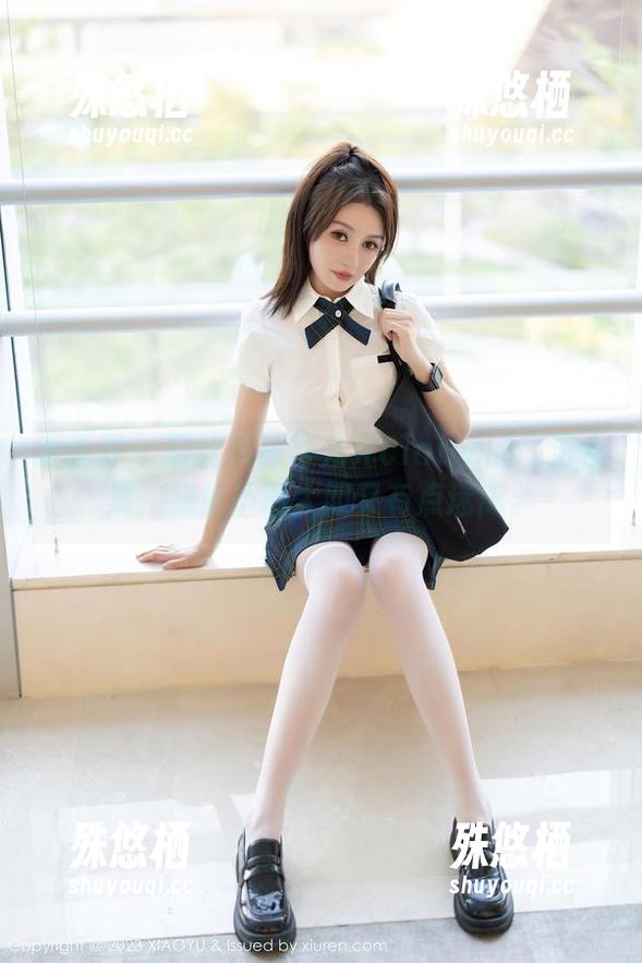 语画界-允儿Claire 语画界 - 黑丝吊袜与允儿Claire的高清合集,感觉不够大胆又有点迷离。