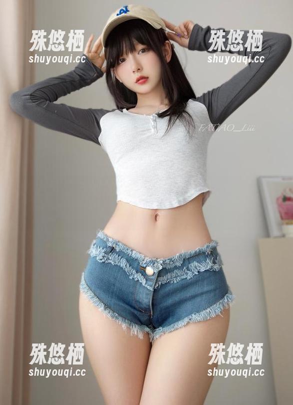迷之呆梨与她的红裙，COS界的小惊艳资源。