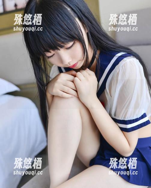 雪琪SAMA又来私拍了，那图片色调一打，几乎能变成晨曦中走来的天使。