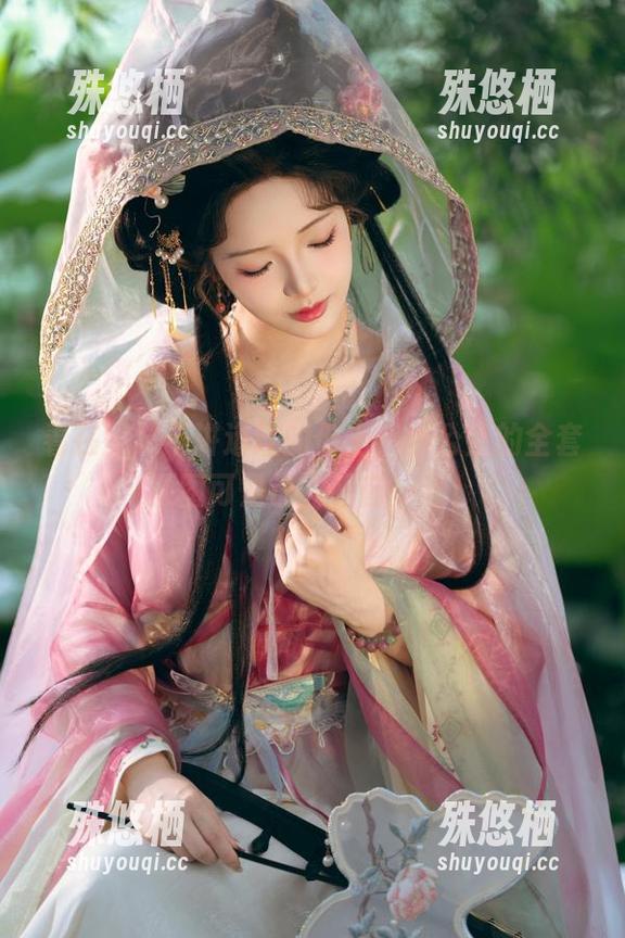 看在雯妹不讲道理的份上，办公室的全套原图可是让人眼前一亮！
