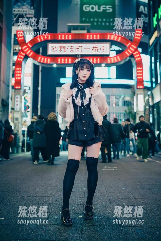 连衣裙的故事：霜月shimo在私拍中捣鼓无穷趣！