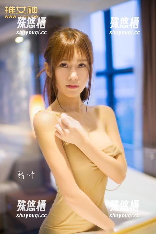 青豆客-施忆佳 青豆客 - 扔掉烦恼的原图,施忆佳在户外精选的每一帧画面都像个风趣的小调皮。