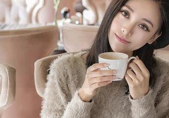 青豆客 - 更新啦,蛋蛋酱这次带来的“女王”图集,真是打破了常规的期待。