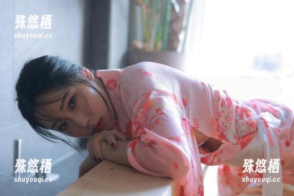 一边是韩国CoCo的制服，一边是我的好奇心：原图VS图集，这对比完全是暴击啊！