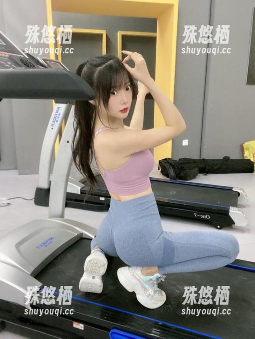 网袜也有无圣光的情调，香草喵露露的画面真让人头疼