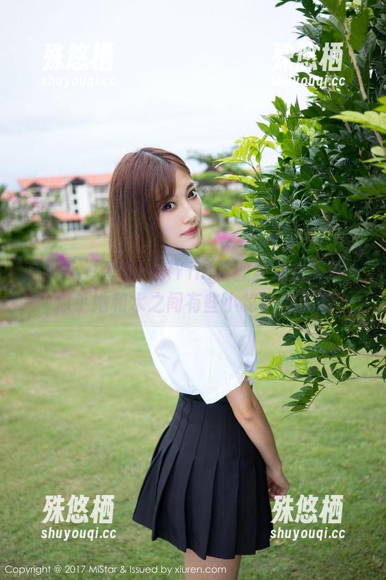 魅妍社-FoxYini孟狐狸 魅妍社 - 观看FoxYini孟狐狸泳衣写真,似乎她和水之间有些小秘密在流动