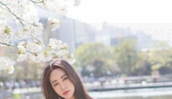 魅妍社 - 图片的另一端，黄歆苑的红裙似乎在窃窃私语，召唤我的目光。