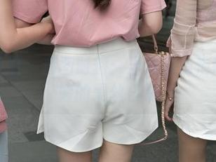 魔镜街拍 – 套图时刻：当我们悄悄窥视婷婷的黑丝日常